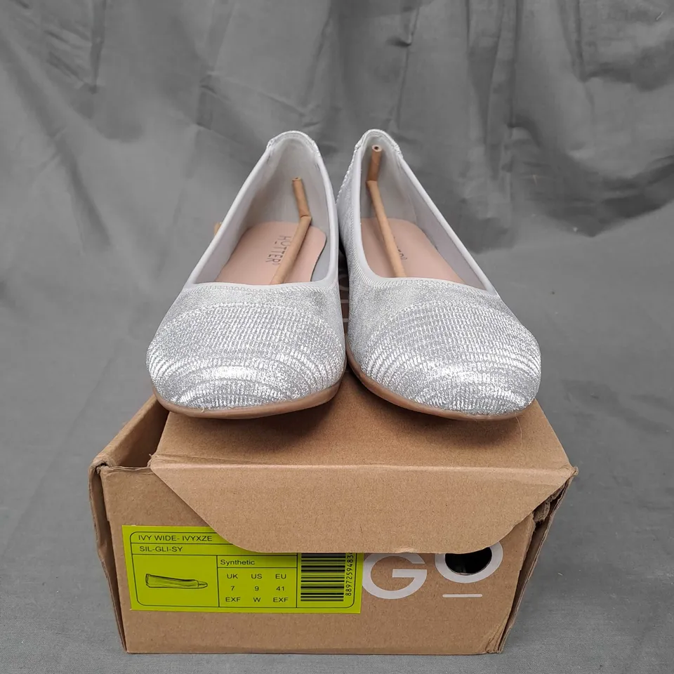 BOXED HOTTER IVY WIDE SLIP ON'S SIZE 7