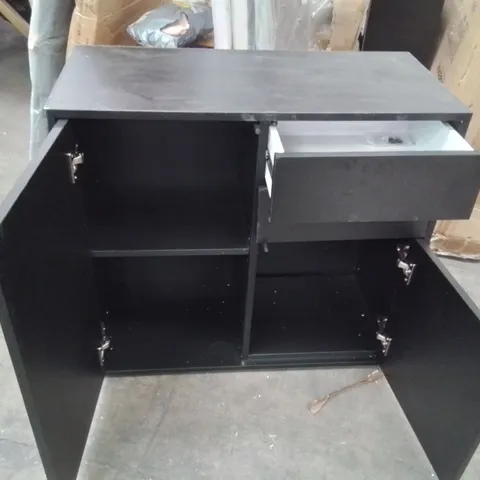 WOODEN STYLISH SIDEBOARD/CABINET