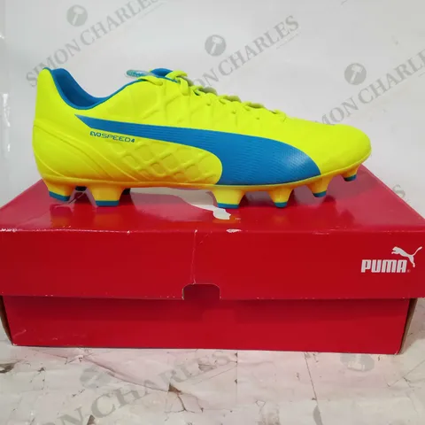 BOXED PAIR OF PUMA EVOSPEED 4.4 FOOTBALL BOOTS IN YELLOW/BLUE UK SIZE 8.5