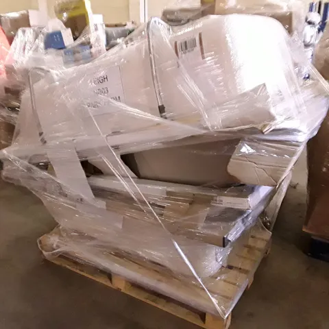 PALLET OF APPROXIMATELY 4 BATHTUBS