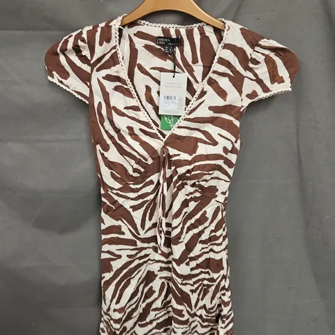 NOBODY'S CHILD ROSA MINI DRESS IN BROWN ZEBRA STRIPE SIZE 4
