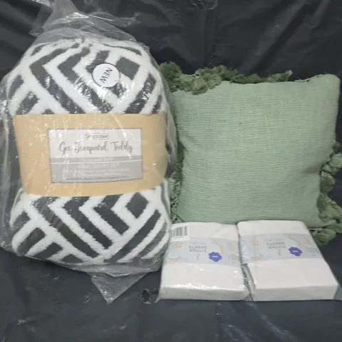 BOX OF ASSORTED HOMEWARE ITEMS TO INCLUDE DUVET SET, CUSHIONS AND FITTED SHEETS
