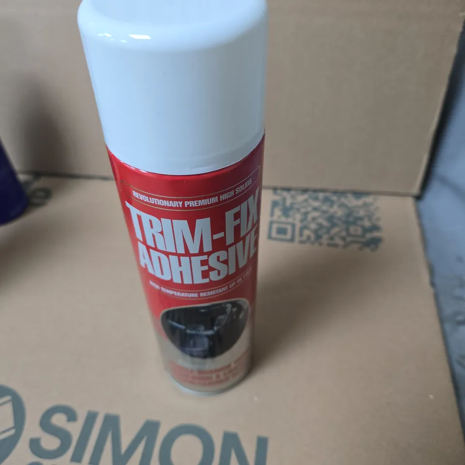 APPROXIMATELY 10 ASSORTED AEROSOLS INCLUDING HARRYS FOAMING SHAVING GEL , PRO SOLVE CLEAR LACQUER AND TRIM FIX ADHESIVE 