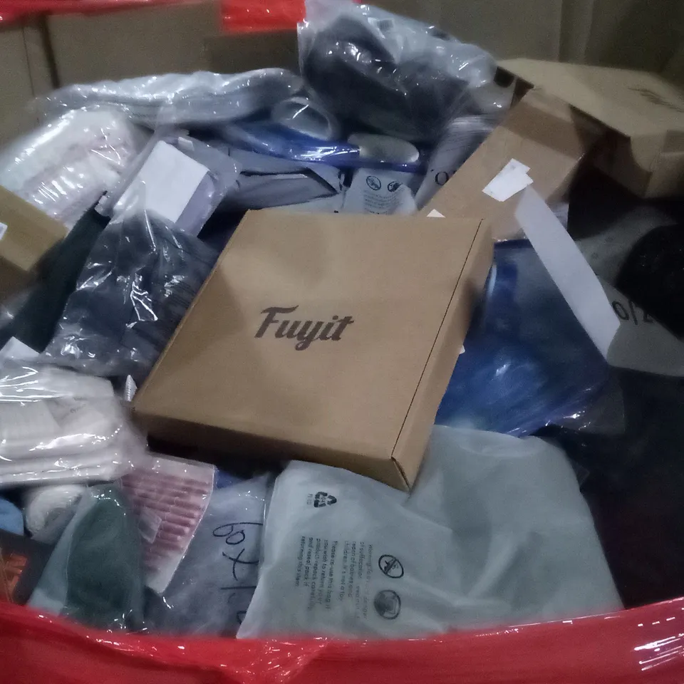 PALLET OF ASSORTED ITEMS INCLUDING ART BRUSHES, POOL CLEANING KIT, INFLATABLE CHAIR, IPHONE CASES, SWEET 16 SET, ARTIFICIAL PLANT POT