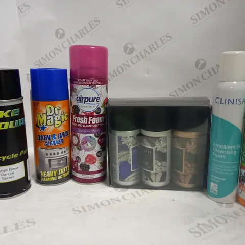 LOT OF APPROXIMATELY 30 ASSORTED AEROSOLS, TO INCLUDE TED BAKER, MOTORCYCLE PAINT, CLINISAN, ETC - COLLECTION ONLY