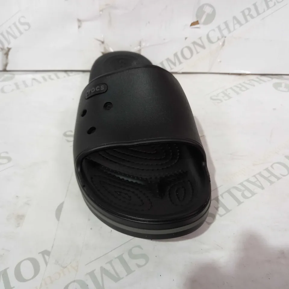 BOXED PAIR OF CROCS SLIDERS IN BLACK UK SIZE M5/W6