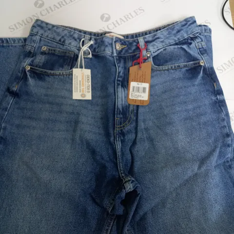 M-17 DEMIN MOM JEANS MED BLUE - SIZE 14 