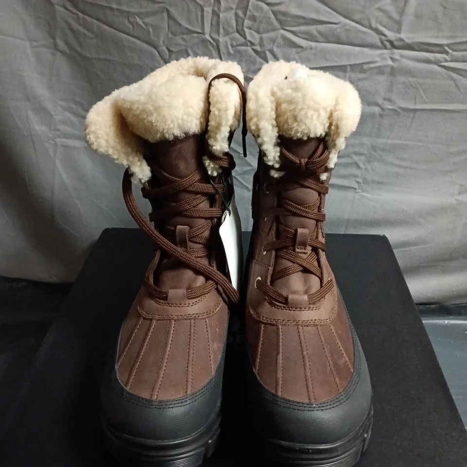 BOXED PAIR OF SOREL CARIBOU WINTER BOOTS – UK SIZE 8