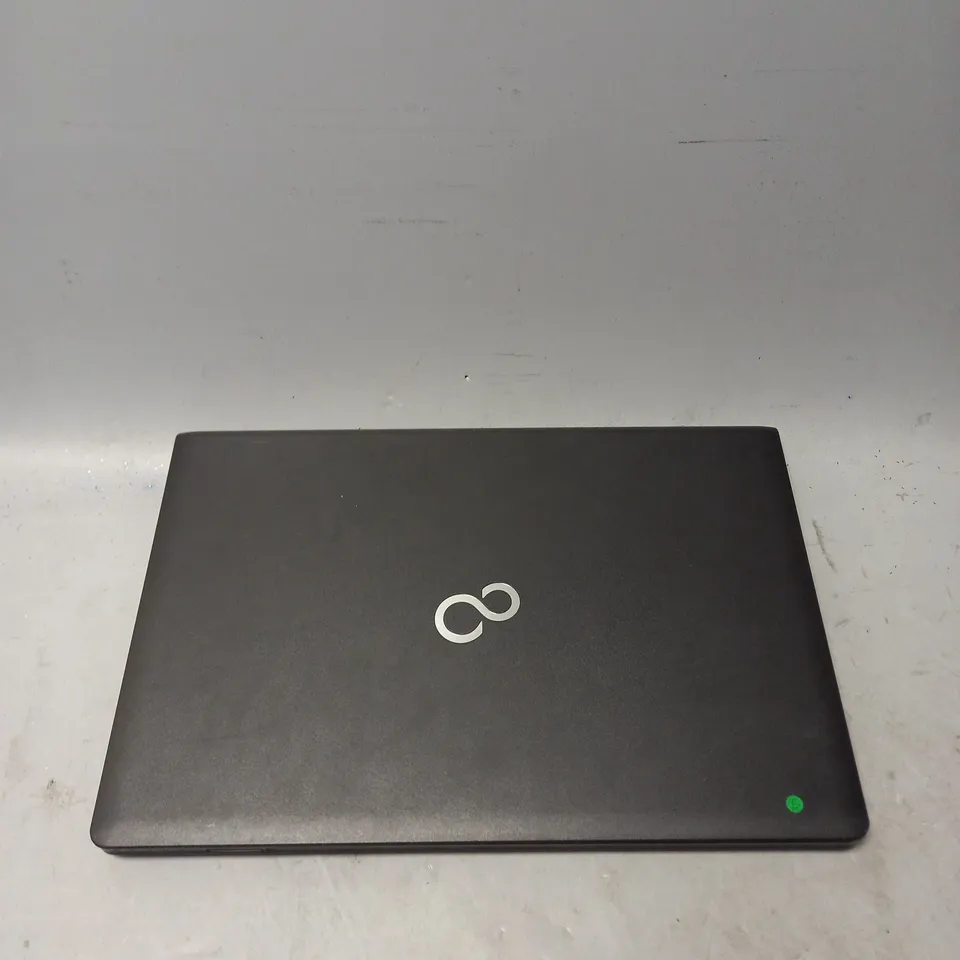 FUJITSU LIFEBOOK A555 LAPTOP IN BLACK
