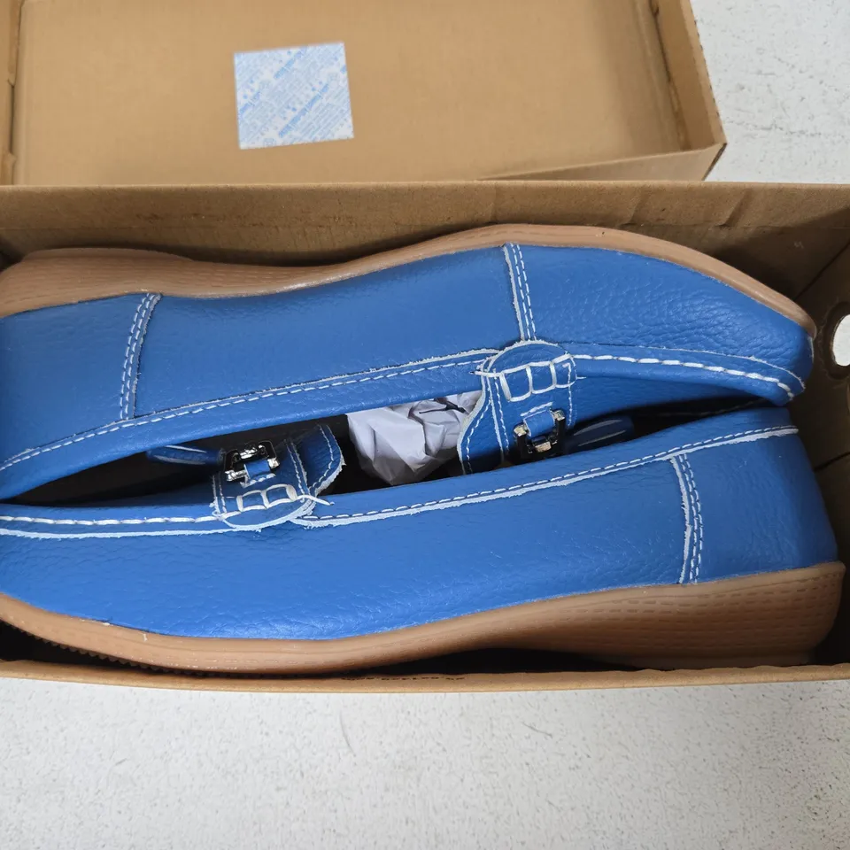 JO & JOE NAUTICAL FRENCH BLUE LEATHER LOAFERS – UK 8