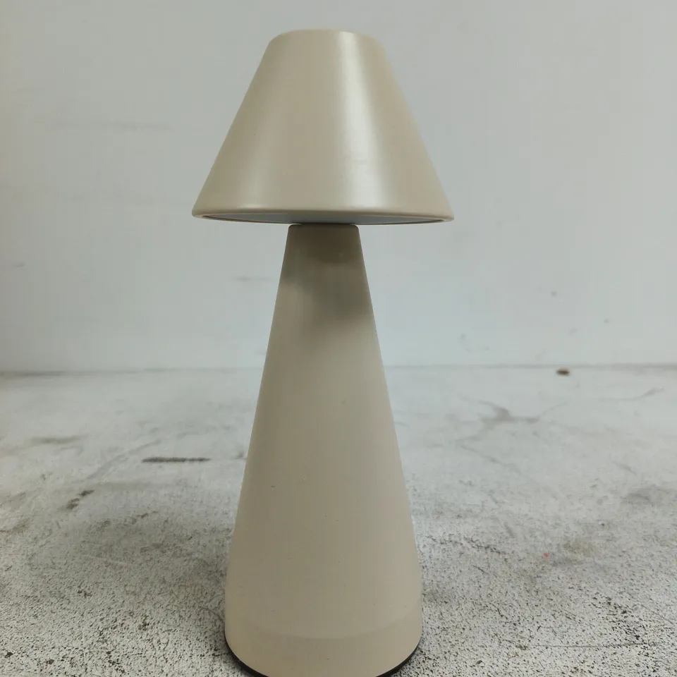BOXED CREAM DOME TABLE LAMP