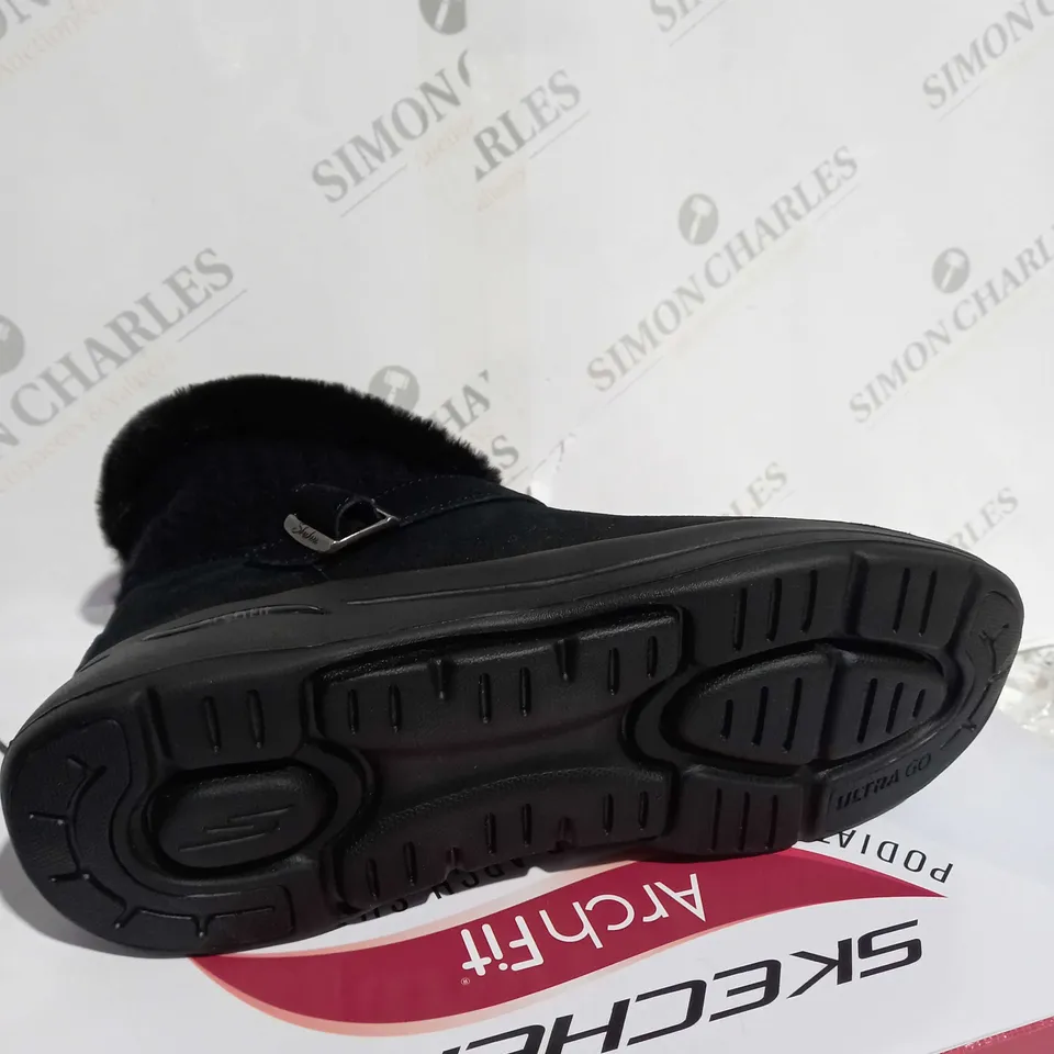 BOXED SKETCHER GO ARCH FIT IN BLACK - UK SIZE 8