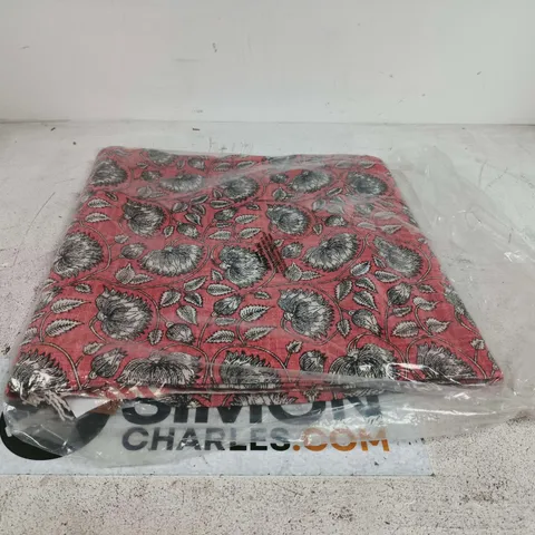 BOX OF APPROXIMATELY 8 HANDICRAFT (MADE IN INDIA) RUGS SIZE UNSPECIFIED