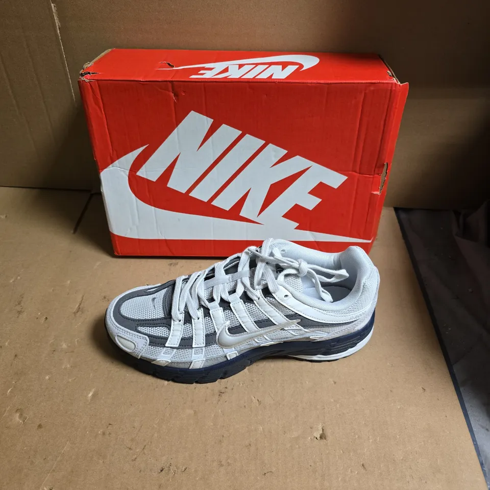 NIKE RUNNING SHOES – WHITE/GRAY - UK SIZE 8
