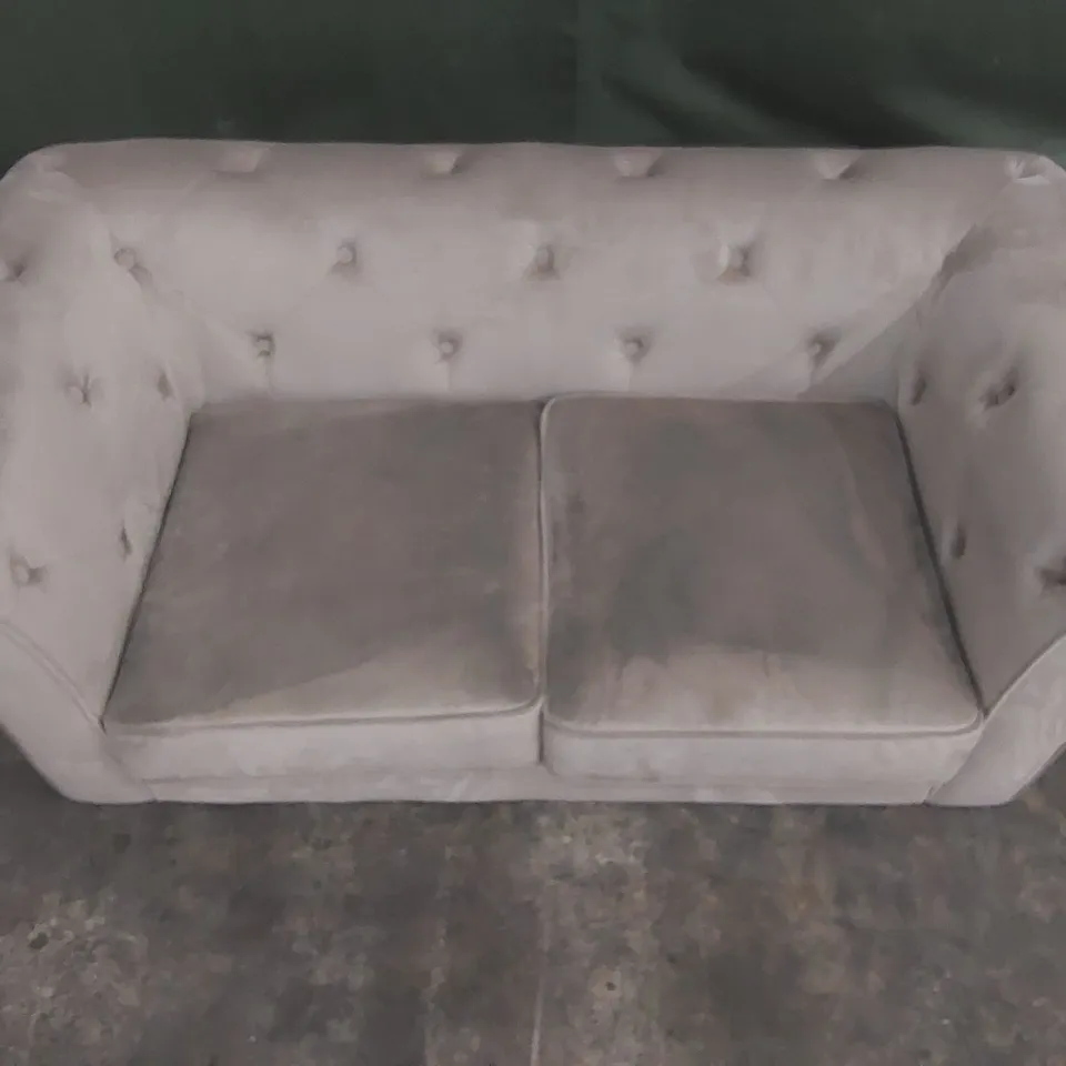 QUALITY DESIGNER 2 SEATER CHESTERFIELD FABRIC UPHOLSTERED SOFA