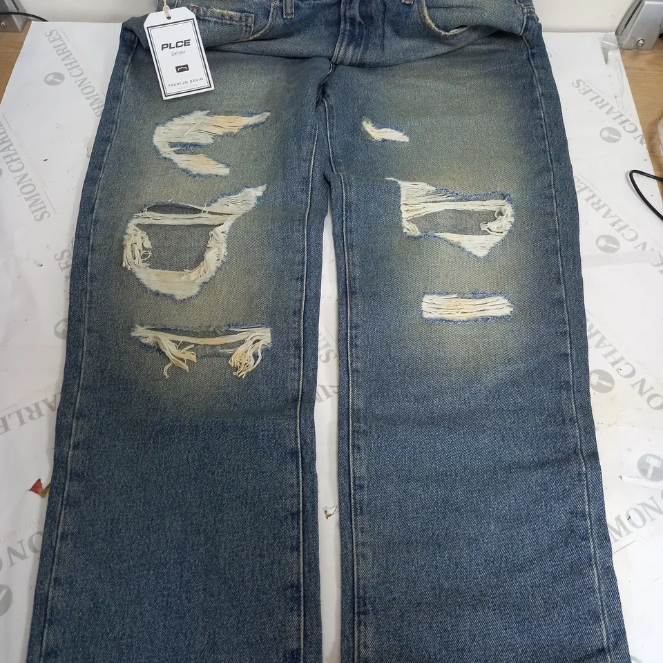 PLCE NATRON STRAIGHT DENIM RIPPED JEANS IN WASHED BLUE - W34 L30