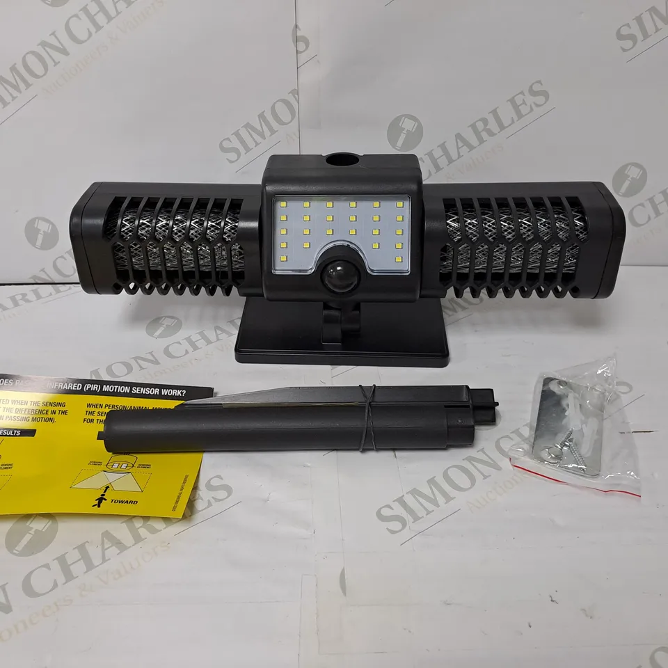 BOXED OUTLET BELL & HOWELL SOLAR ZAPPER