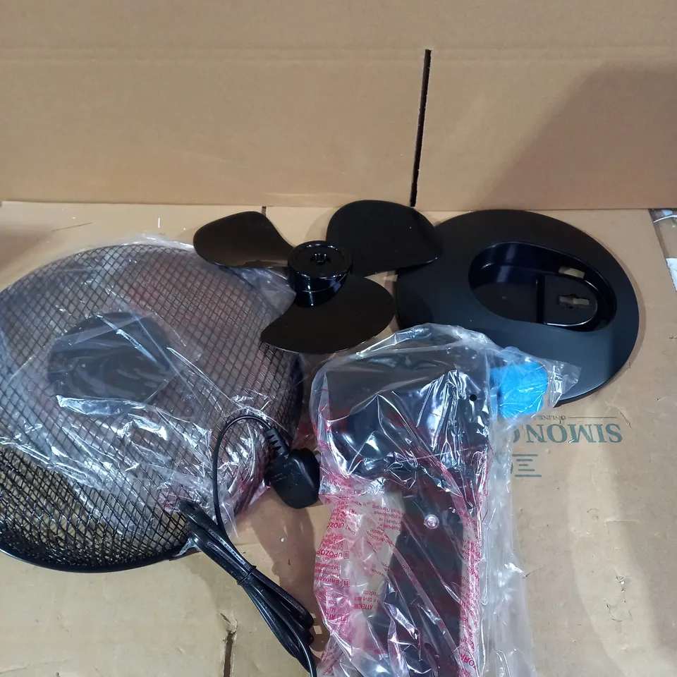CHALLENGE 12 INCH OSCILLATING DESK FAN