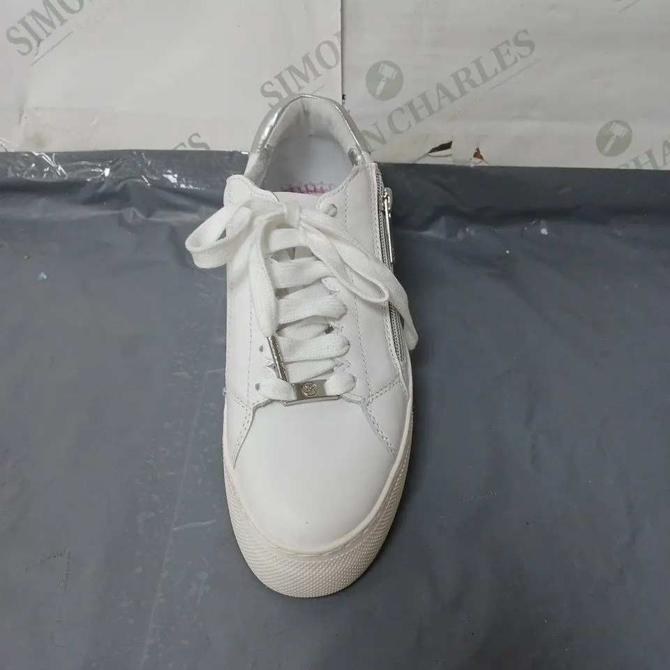 MODA IN PELLE LADIES WHITE AND SILVER LACE UP TRAINERS SIZE EU 40