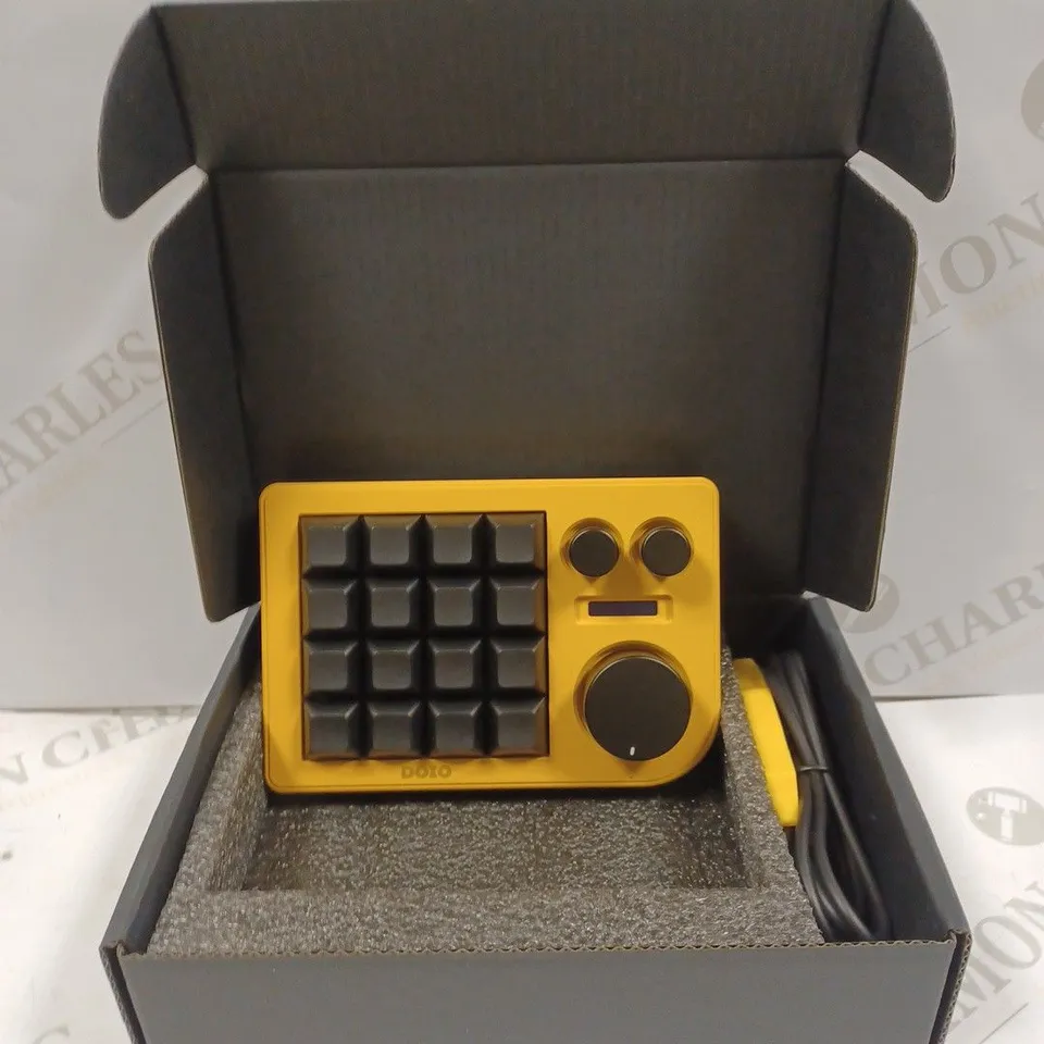 DOIO 16 KEYS PROGRAMMABLE MULTIFUNCTIONAL MECHANICAL KEYBOARD VERSION A