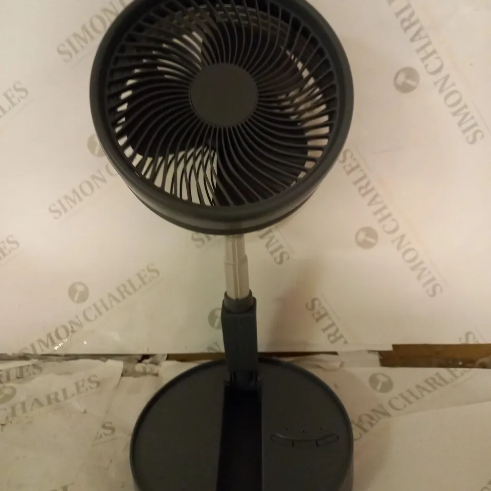 BELL & HOWELL RECHARGEABLE EXTENDABLE DESK & FLOOR FAN, GREY