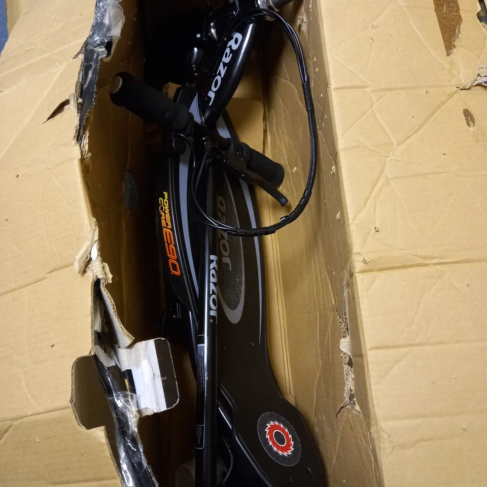RAZOR UNISEX-YOUTH POWER CORE E90 ELECTRIC SCOOTER