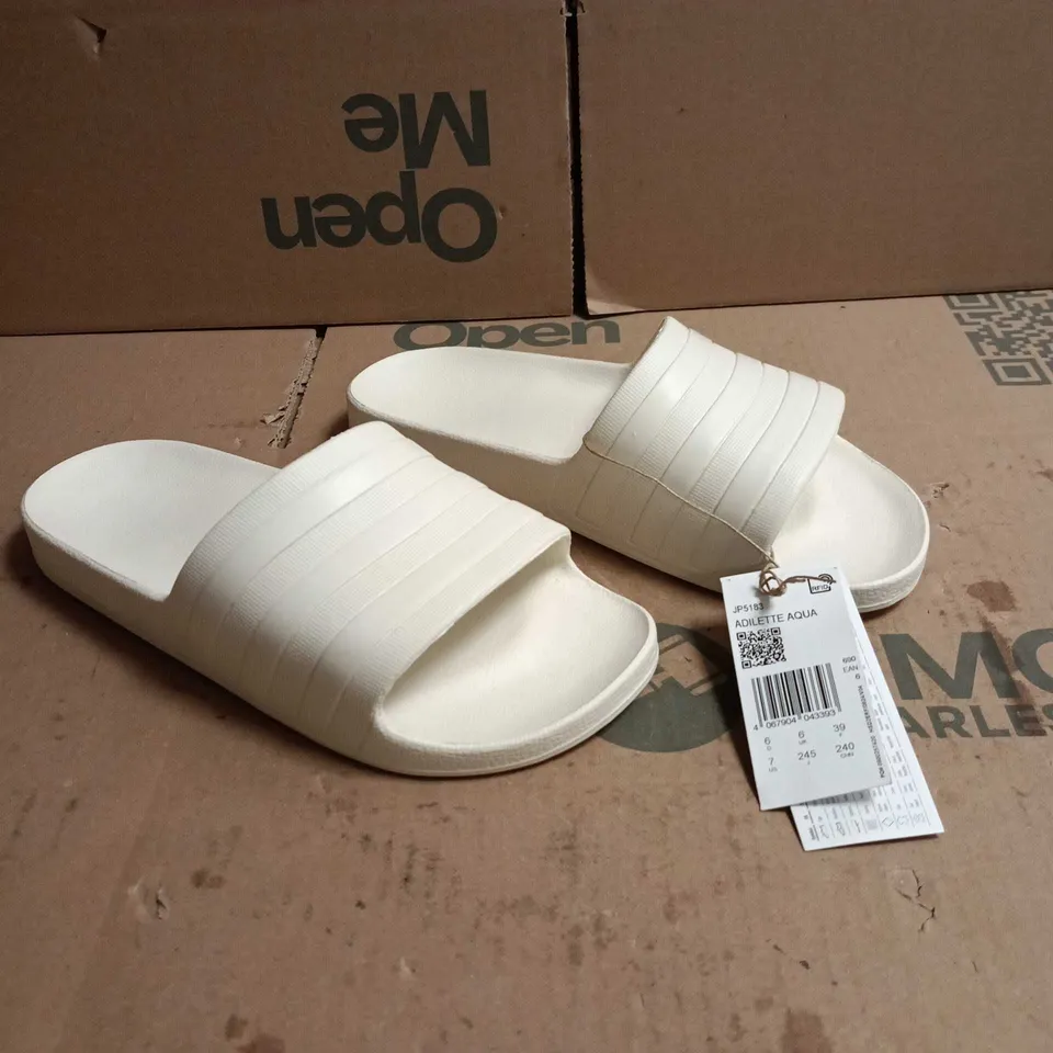ADIDAS ADILETTE AQUA SLIDERS WHITE SIZE 6