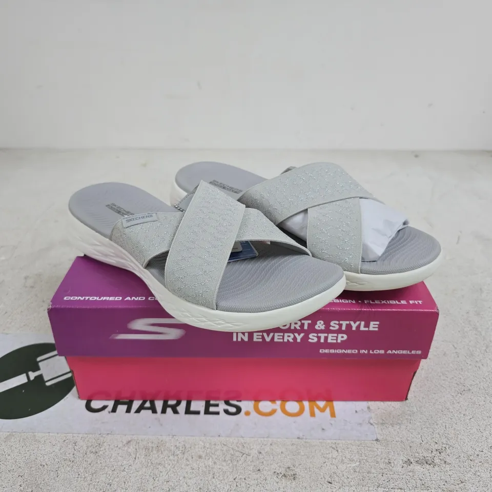 SKECHERS ON THE GO 600 ENCHANTED SLIDE SANDAL SIZE 7 BOXED