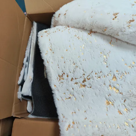 APPROXIMATELY 6 ASSORTED COZEE HOME PLUSH SHIMMER RUGS IN VARIOUS SIZES