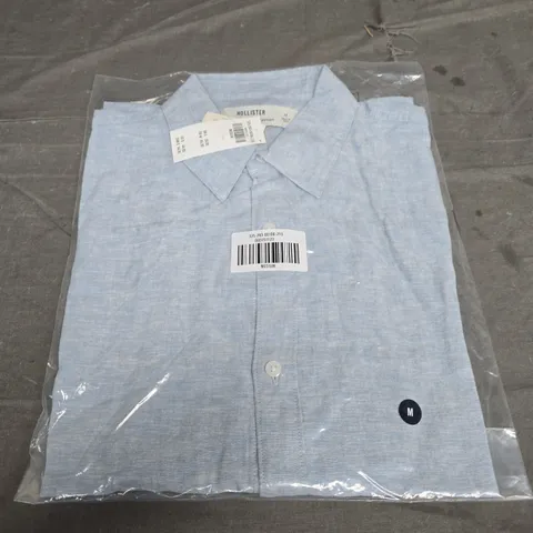 BAGGED HOLLISTER BUTTON SHIRT - SIZE M