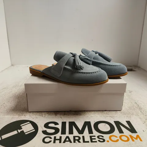 BEN DE LISI SUEDE TASSEL LOAFERS – BLUE UK 6