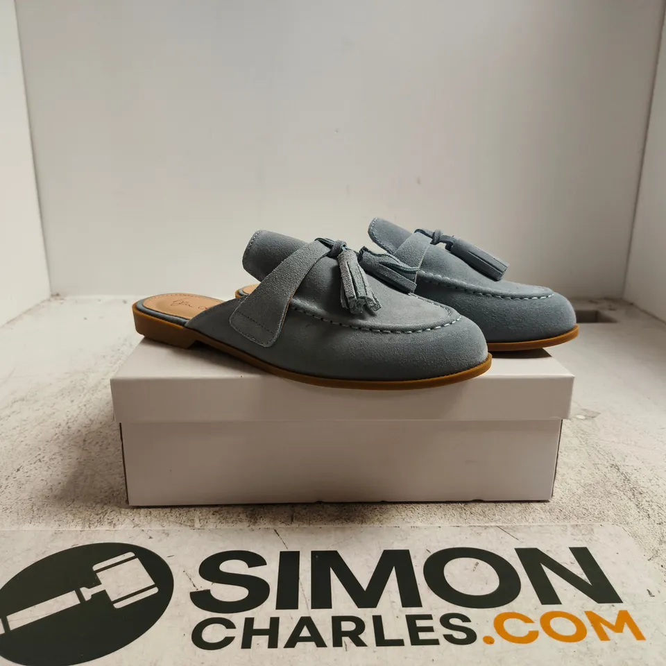 BEN DE LISI SUEDE TASSEL LOAFERS – BLUE UK 6