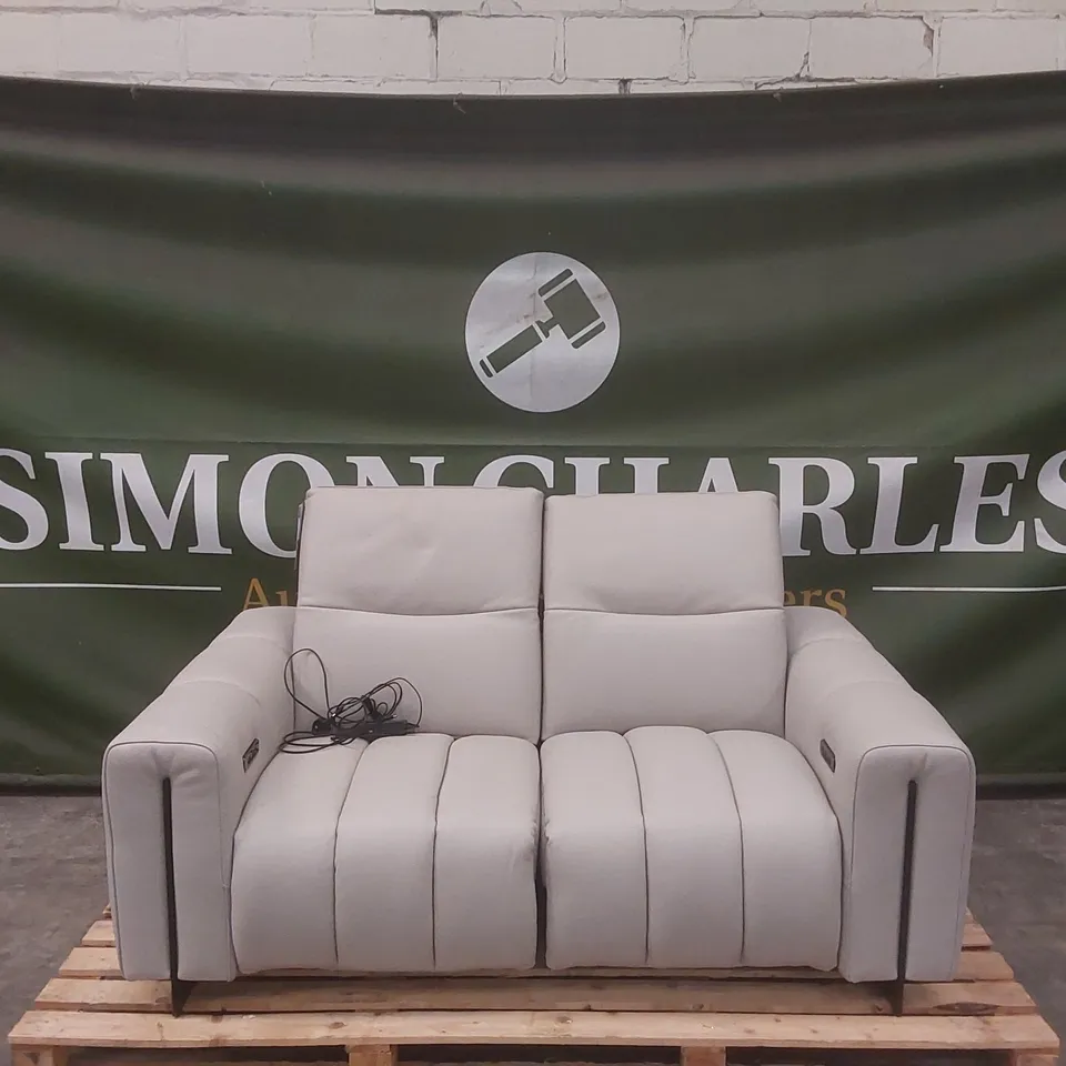 QUALITY DESIGNER ITALIAN MADE LEATHER UPHOLSTERED GIORGIO LOVESEAT