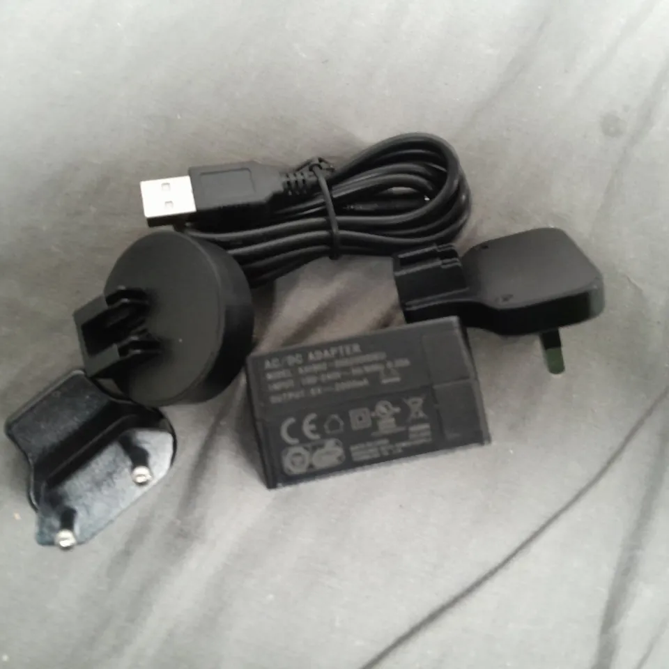 AC-DC ADAPTER 