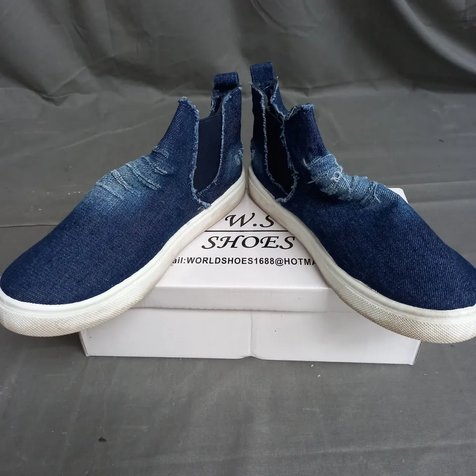 BOX OF 12 PAIRS OF WS SHOES SLIP ON SHOE IN BLUE DENIM - VARIOUS SIZES