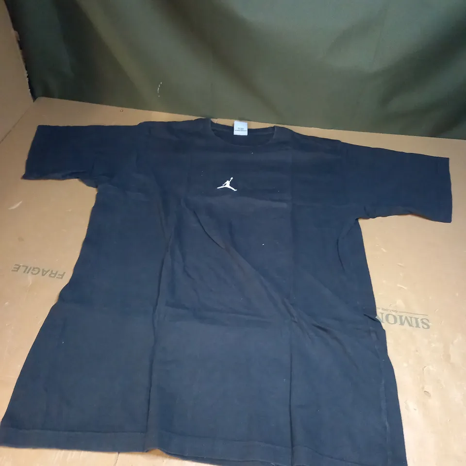 LARGE BLACK JORDAN T-SHIRT 