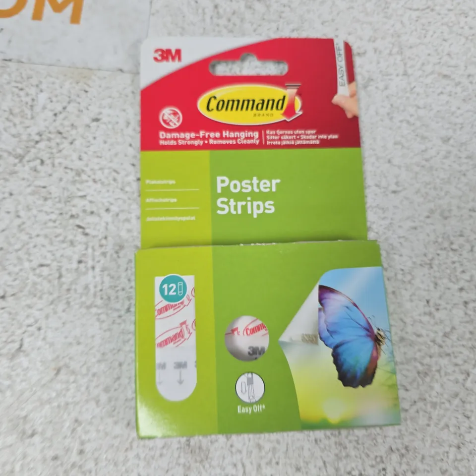 TOTE OF APPROXIMATELY 15 ASSORTED ITEMS TO INCLUDE: COMMAND POSTER STRIPS