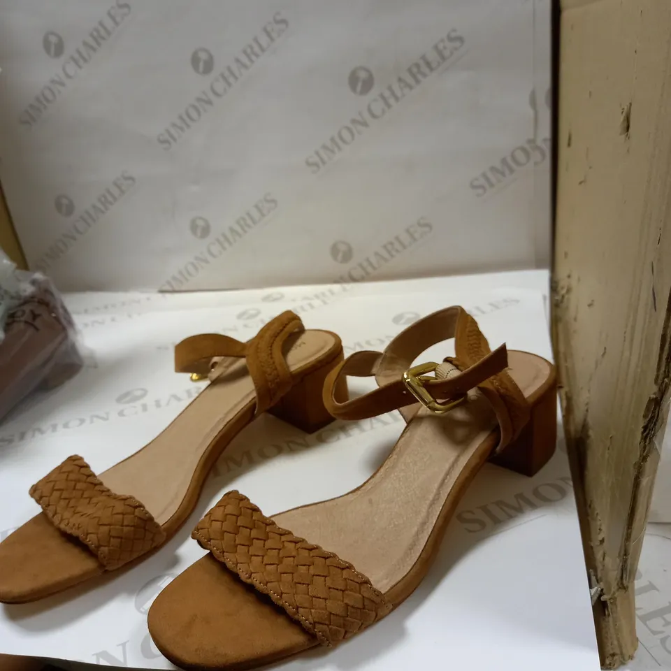 MONSOON BURNT ORANGE STRAP HEELS- CHUNKY SIZE: 5