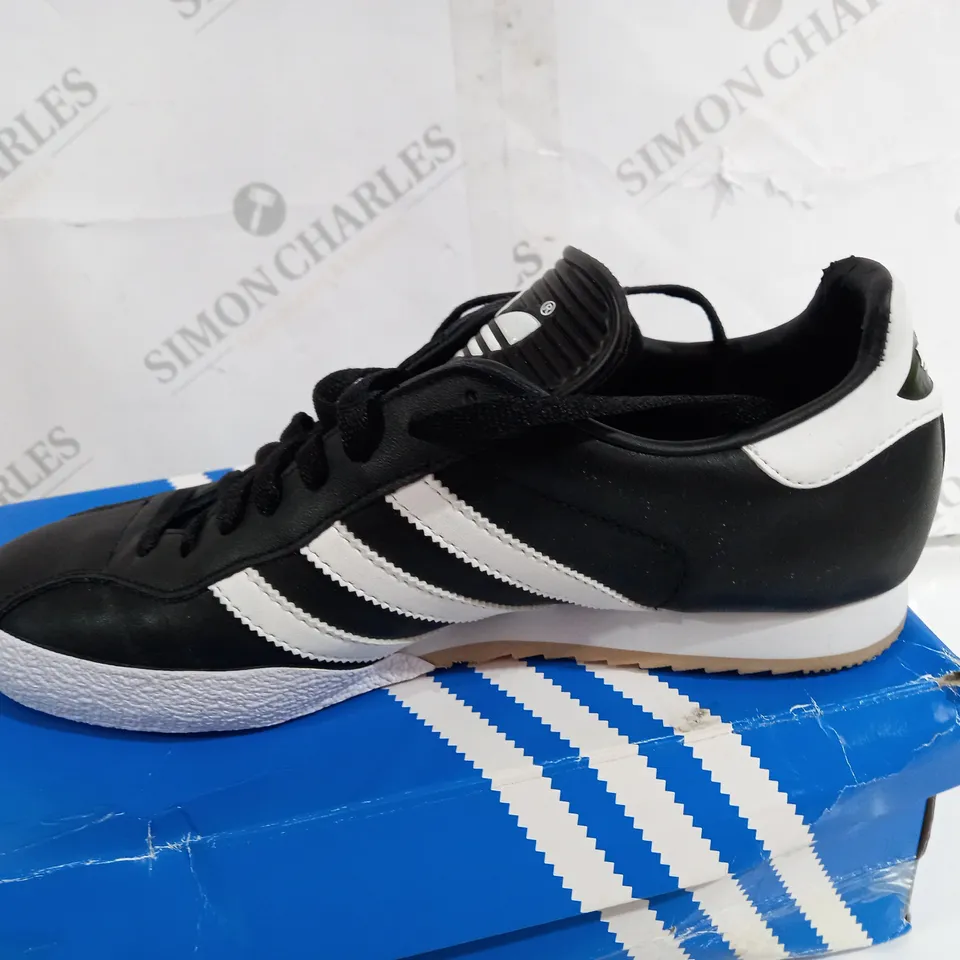 BOXED PAIR OF ADIDAS SAMBA BLACK TRAINERS SIZE 9 