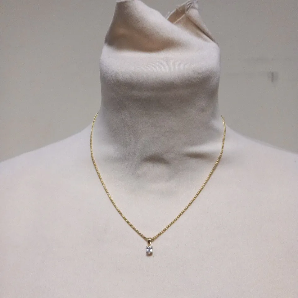 18CT YELLOW GOLD PENDANT ON CHAIN, SET WITH AN OVAL CUT DIAMOND