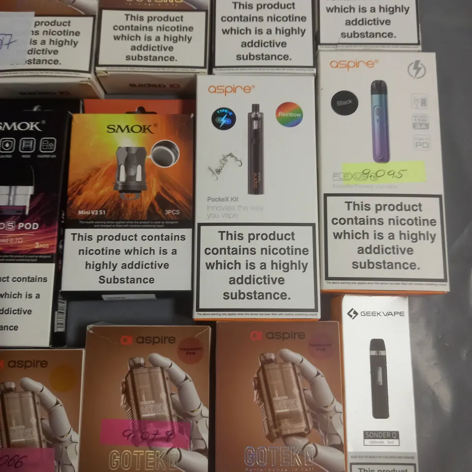 LOT OF APPROXIMATELY 20 ASSORTED VAPING ITEMS AND ACCESSORIES TO INCLUDE ASPIRE, VOOPOO AND SMOK