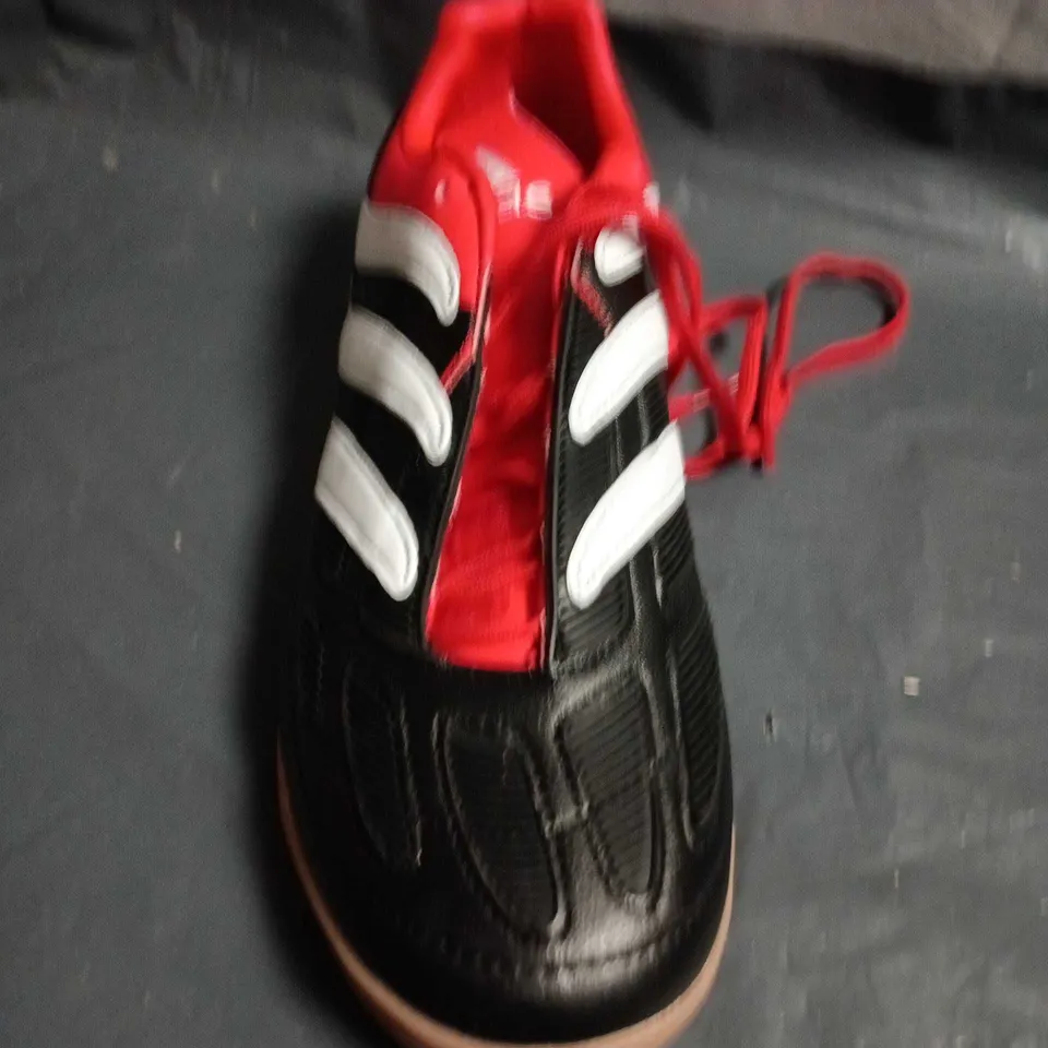UNBOXED PAIR OF ADIDAS PREDATOR FOOTBALL TRAINERS - UK SIZE 9