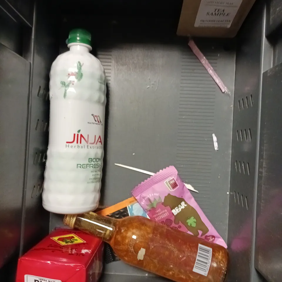 10 X ASSORTED FOOD/DRINK PRODUCTS TO INCLUDE WASABI POWDER, GRIND COFFEE, GREEN & BLACKS CHOCOLATE ETC - COLLECTION ONLY 