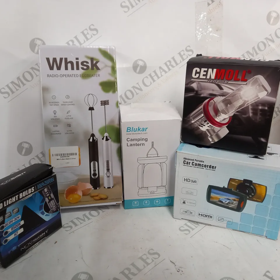 APPROXIMATELY 12 BOXED ELECTRICALS AND MISC ITEMS TO INCLUDE CAR CAMCORDER, CENMOLL LED BULB, CAMPING LANTERN, ETC