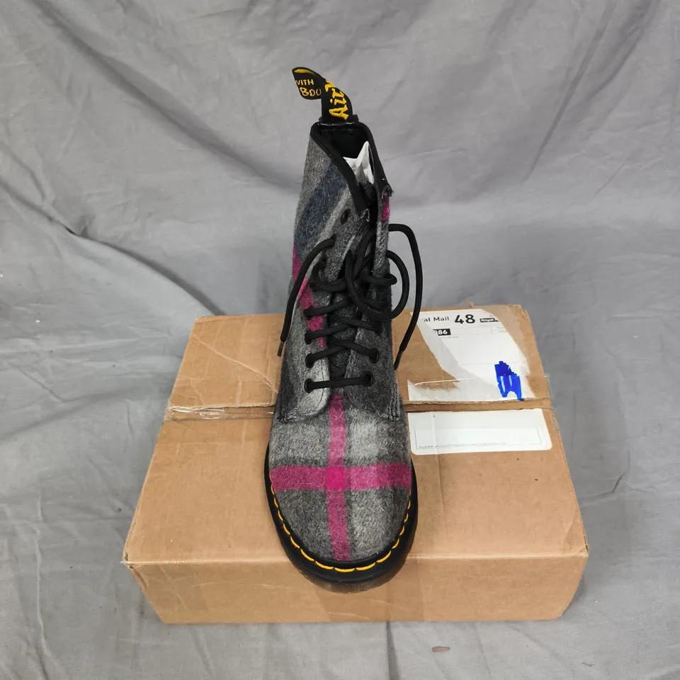 DR. MARTENS 8-EYE WOOL PLAID BOOTS – GREY WITH PINK STRIPES. SIZE 6