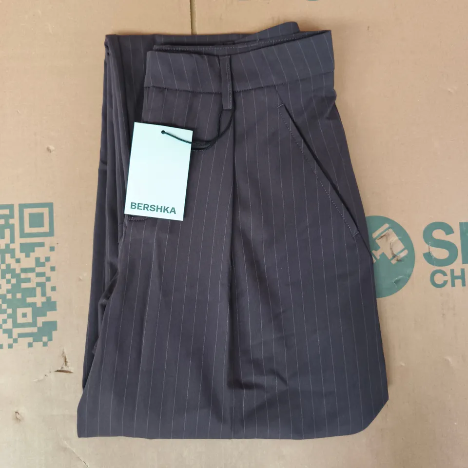 BERSHKA PINSTRIPE TROUSERS IN BROWN SIZE UK 8