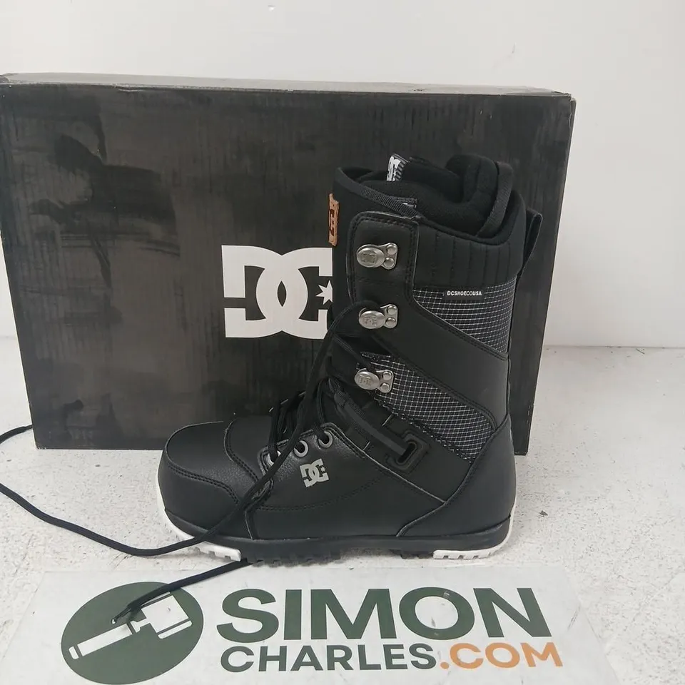 DC MUTINY MEN'S SNOWBOARD BOOTS – BLACK, UK 8 (US 9) – BOXED