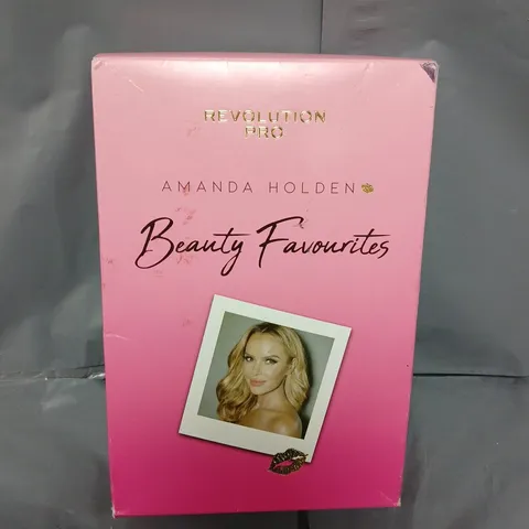 BOXED REVOLUTION PRO AMANDA HOLDEN BEAUTY FAVOURITES SET
