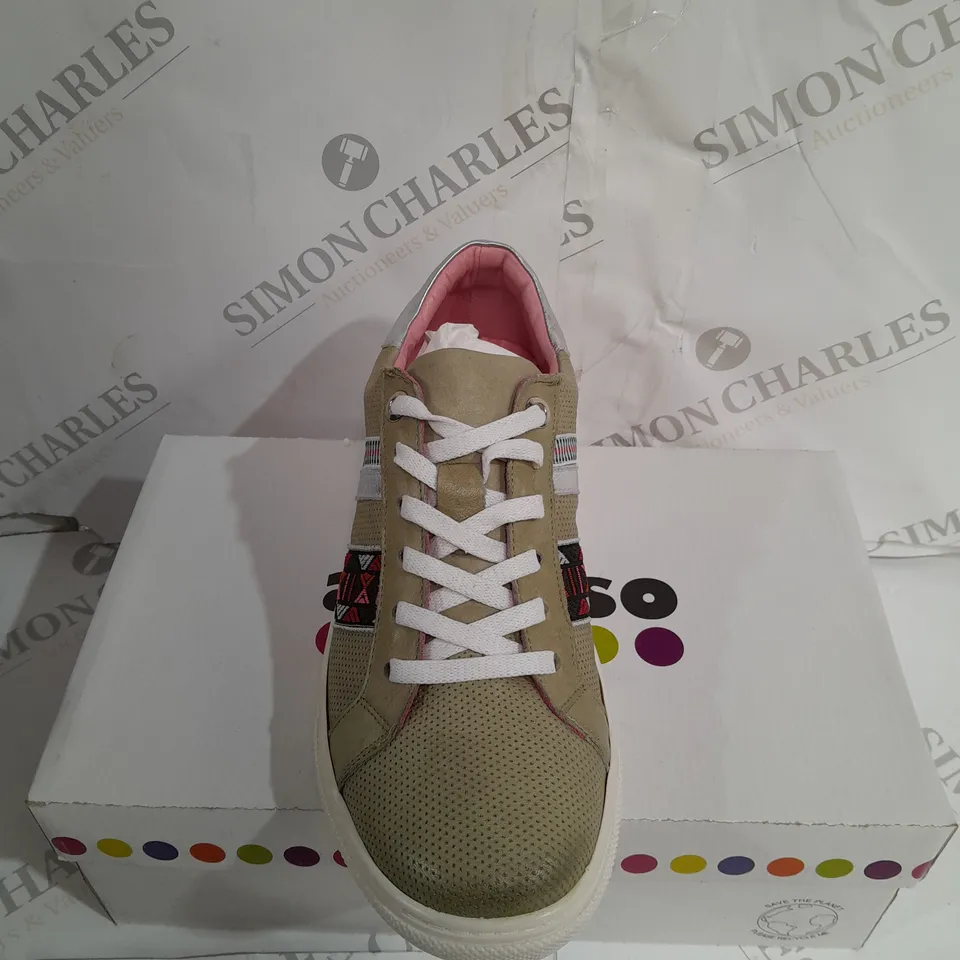 BOXED ADESSO OLIVE CASUAL TRAINERS SIZE 7