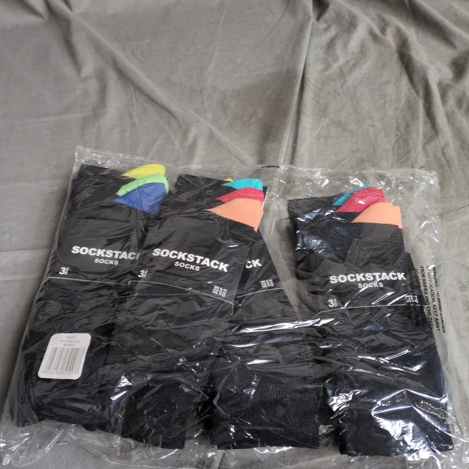 BOX OF APPROXIMATELY 14 ASSORTED CLOTHING ITEMS TO INCLUDE: 4X SOCKSTACK SOCKS 